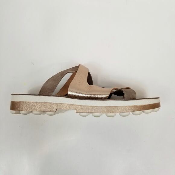 Fantasy Sandals Gold Metallic Leather Suede Sandals Size 40 - Picture 3 of 8